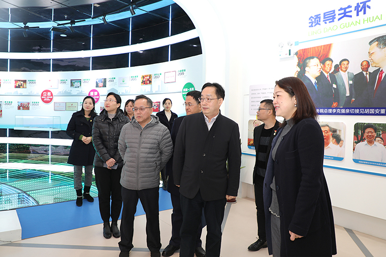 湖南省科技厅副厅长鲁先华一行莅临mk网调研指导